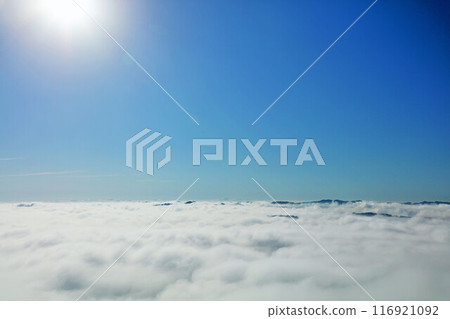 Chiba prefecture Autumn blue sky and sea of clouds (scenery from Kanoyama Kujukutani Observation Park) Chiba prefecture Autumn blue sky and sea of clouds (scenery from Kanoyama Kujukutani Observation Park) 116921092