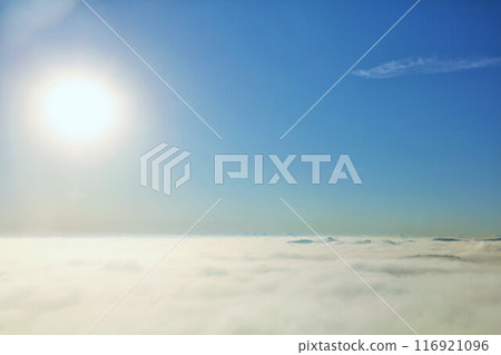 千葉縣秋天的藍天和雲海（鹿山九十九谷觀察公園的風景） 116921096