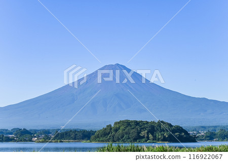 Lake Kawaguchi and Mount Fuji in Yamanashi Prefecture Lake Kawaguchi and Mount Fuji in Yamanashi Prefecture 116922067