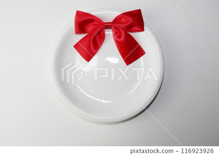 Plate and ribbon Plate and ribbon 116923926