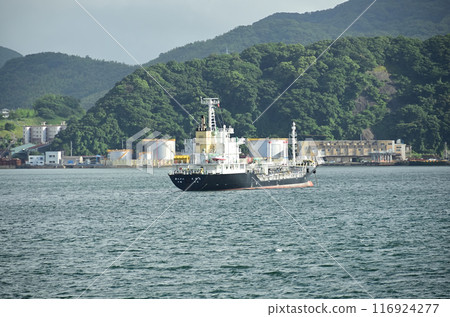 沿海油輪在海上 沿海油輪在海上 116924277