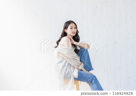 Young women's beauty hairstyles 116924929