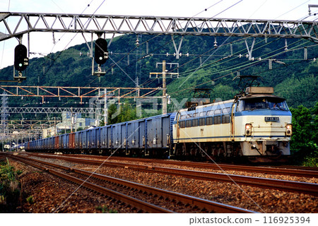 2006年在東海道本線運行的EF6632貨運列車 2006年在東海道本線運行的EF6632貨運列車 116925394