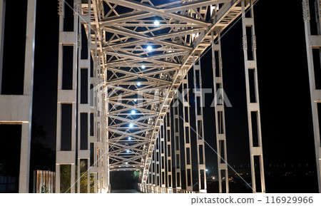 Travelling mid night at Kolkata Babu Ghat Bridge 116929966