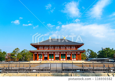 [奈良縣] 興福寺的中金堂，朱紅色美麗明亮 116930382