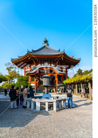 [Nara Prefecture] The Nanendo Hall of Kofukuji Temple under a beautiful blue sky 116930384