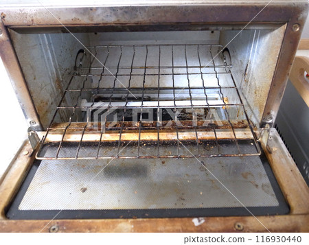 Dirty toaster oven, bread 116930440