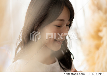 黑長髮的女人(美女圖) 黑長髮的女人(美女圖) 116931945