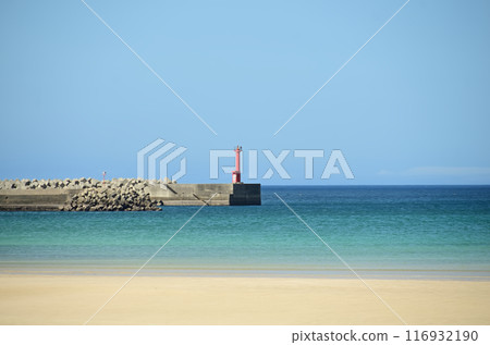 Beautiful sea and lighthouse scenery 116932190