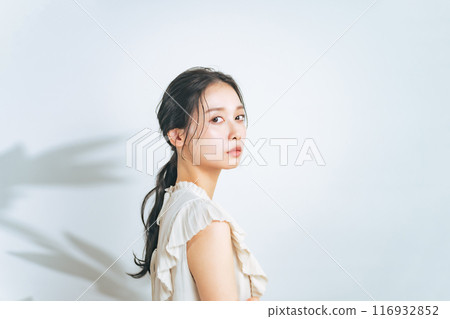 Beauty image of a woman with natural makeup 116932852