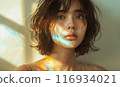 沐浴在明亮燈光下的女人 116934021
