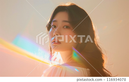 沐浴在明亮燈光下的女人 116934078