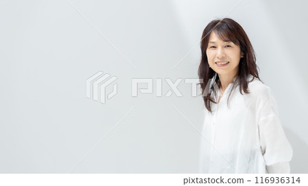 Beauty woman portrait 116936314