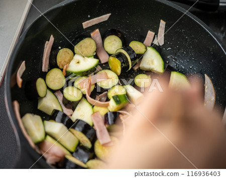 stir fry stir fry 116936403
