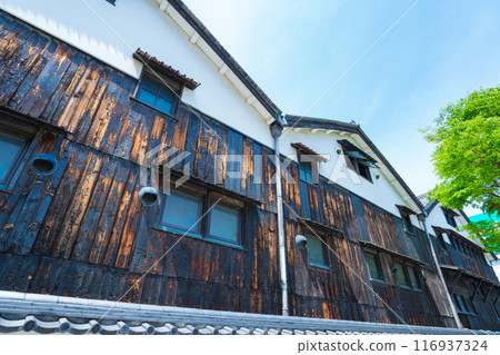 A sake brewery in Itami, Hyogo Prefecture A sake brewery in Itami, Hyogo Prefecture 116937324