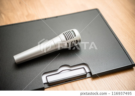 Microphone  116937495
