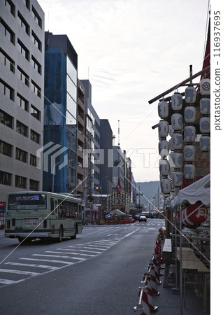 祗園祭月穗及四條街風景及市營巴士1 祗園祭月穗及四條街風景及市營巴士1 116937695