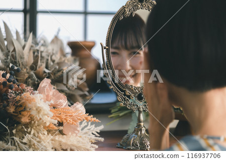 female, lady, woman 116937706