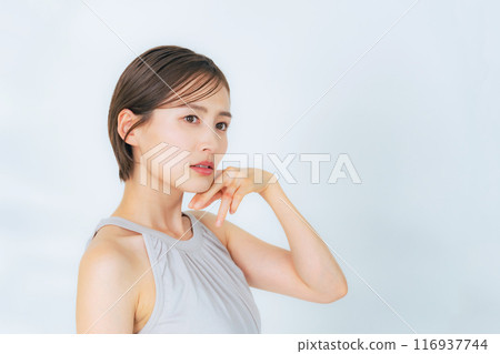 Short hair woman beauty image 116937744