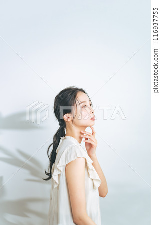 自然妝容的女人美麗的形象 自然妝容的女人美麗的形象 116937755