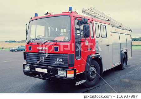 蘇格蘭的沃爾沃消防車(底片,拍攝於 2000 年) 蘇格蘭的沃爾沃消防車(底片,拍攝於 2000 年) 116937987