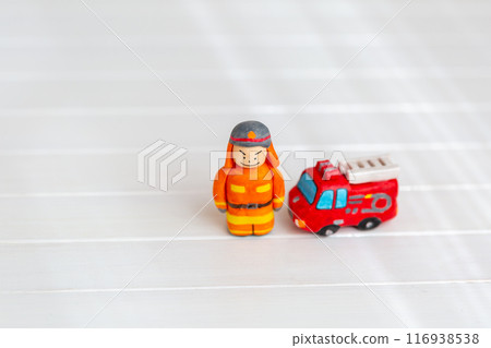 消防車和消防員 116938538