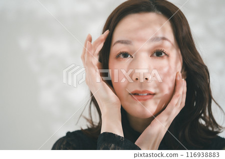 female, lady, woman 116938883