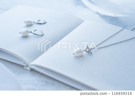 Baroque pearl accessories, freshwater pearl pendant and ear cuff, white book, gift image 116939318