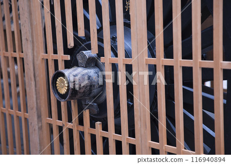 Gion Festival Kikusui Hoko Axle and metal fittings 1 116940894
