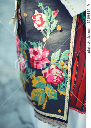 intricate-floral-embroidered-heritage-apron intricate-floral-embroidered-heritage-apron 116941649