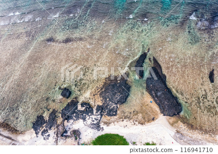 To Vo gate ( The stone gate arch) on Ly Son Island, Quang Ngai Province, Vietnam To Vo gate ( The stone gate arch) on Ly Son Island, Quang Ngai Province, Vietnam 116941710