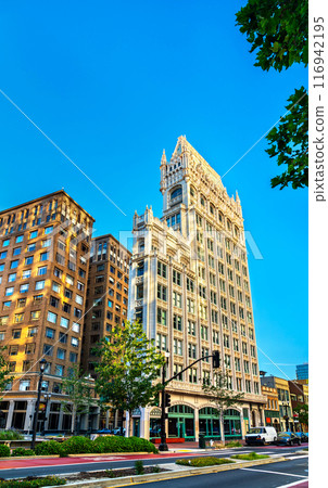The Cathedral Building, built in 1914, a historic building in Oakland, the San Francisco Bay Area in California, United States 116942195