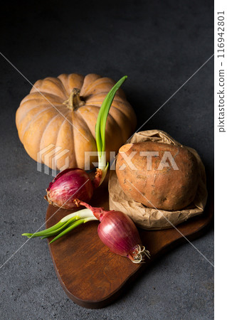 Still life pumpkin, sweet potato and onion Still life pumpkin, sweet potato and onion 116942801