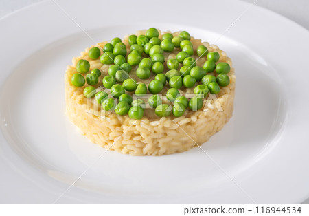 Risotto with green peas Risotto with green peas 116944534
