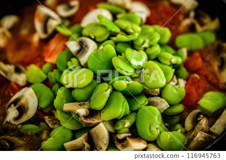 soy beans with mushrooms and vegetables 116945763