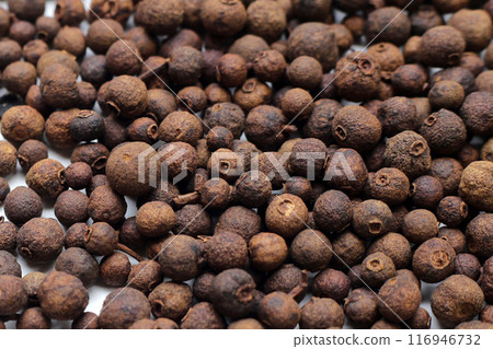 Allspice or Jamaica pepper, myrtle pepper 116946732