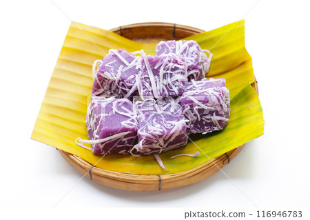 Steam purple sweet potato cake. Thai Desserts. 116946783