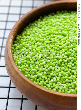 Small tapioca pearls, pandan sago seeds 116947017