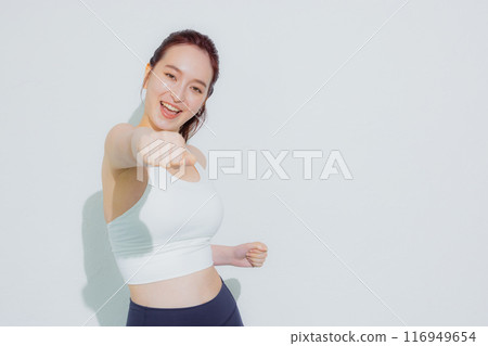 運動裝的女性 116949654