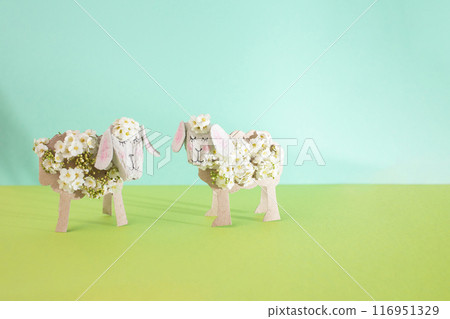 Bring spring indoors with a fun papercraft activity. 116951329