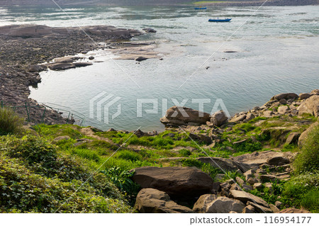Peaceful river bay of Yangtze river 116954177