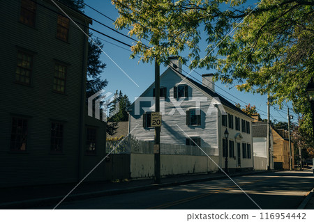 Portsmouth, usa - may 2th 2023 Virginia Historic Homes along Court Street 116954442