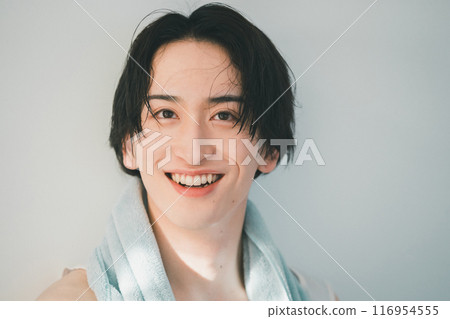 drying with towel, male, man 116954555