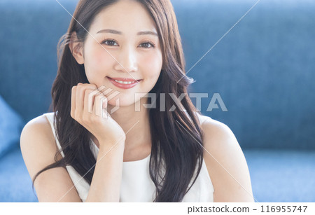 Young lady's portrait Young lady's portrait 116955747