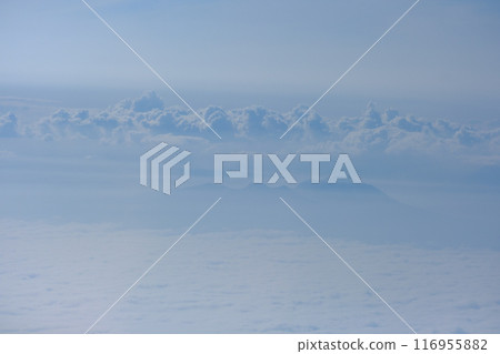 從飛機上看到的七月雲 116955882