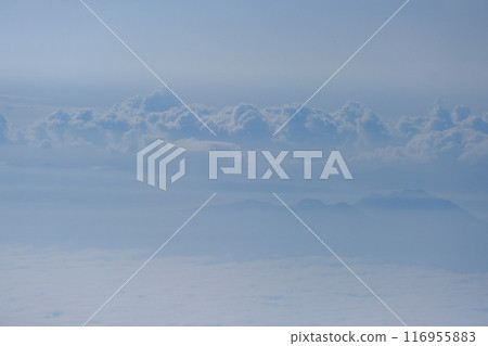 從飛機上看到的七月雲 116955883