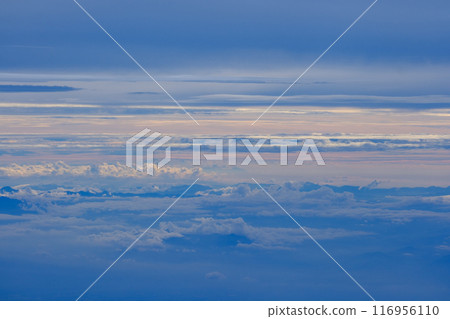 從飛機上看到的七月雲 從飛機上看到的七月雲 116956110