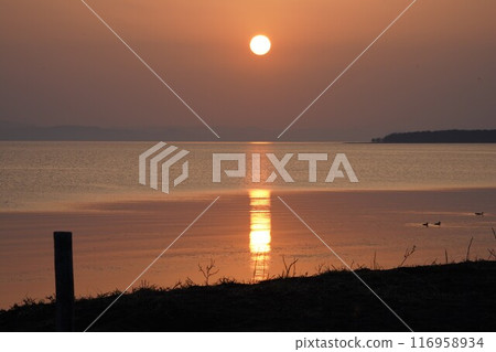 Dusk of Lake Saroma Dusk of Lake Saroma 116958934