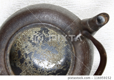生鏽的鐵水壺 生鏽的鐵水壺 116959152