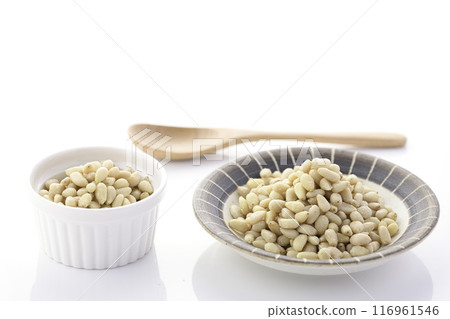 Pine nut Pine nut 116961546